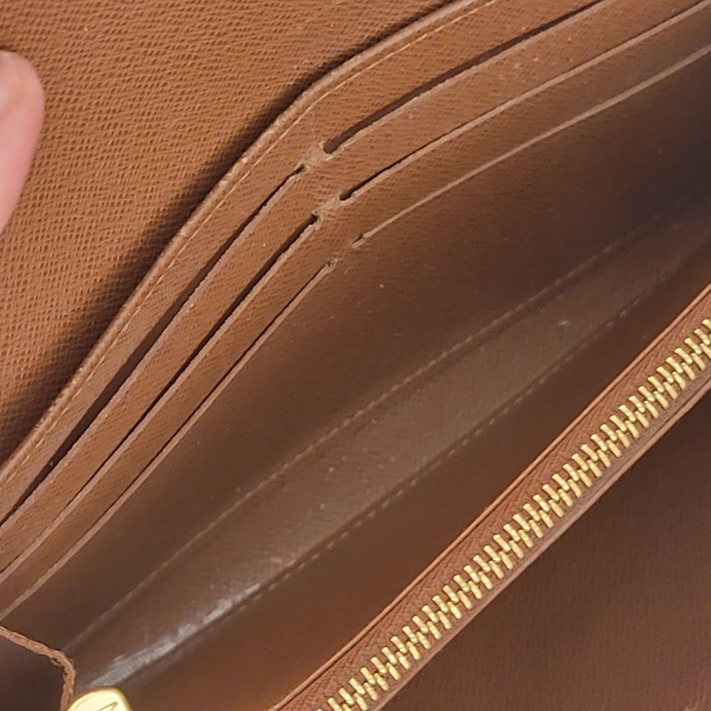 Authentic Louis Vuitton Long Wallet. Very gently worn. - Picture 4 of 9